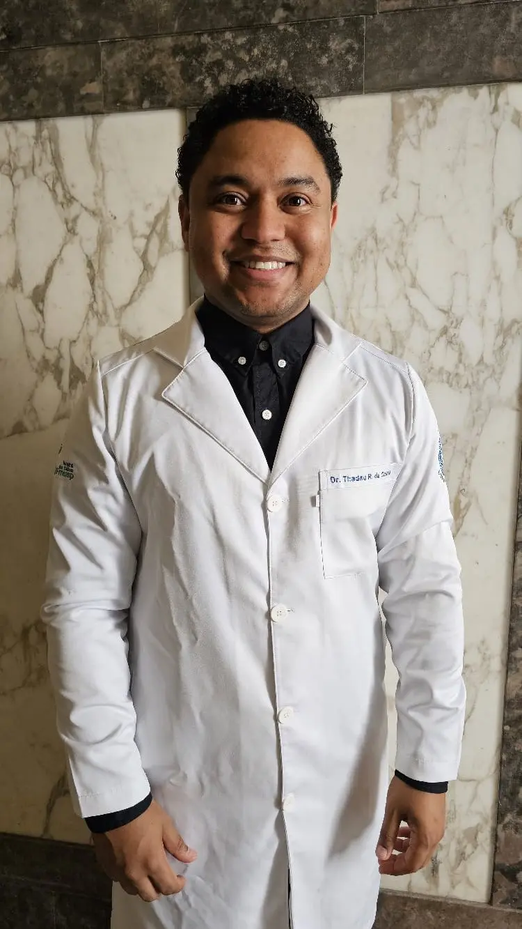 Dr. Thadeu Costa, médico fisiatra
